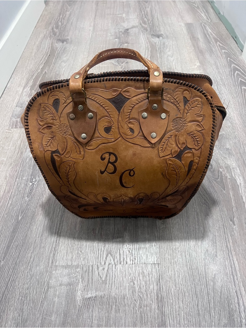 Vintage 70s saddle bag 🤠